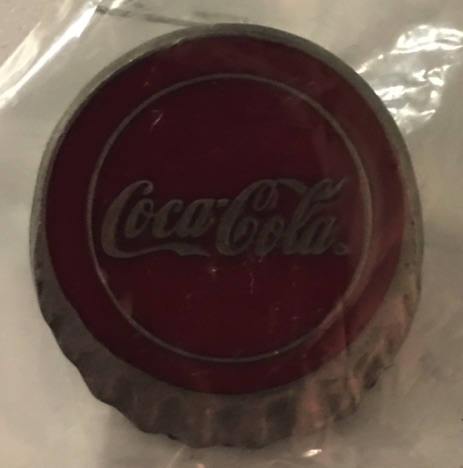 4845-4 € 3,00 coca cola ijzeren pin model dop.jpeg
